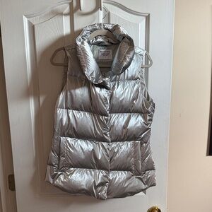 ❄️ Athleta: Metallic Gray Vest